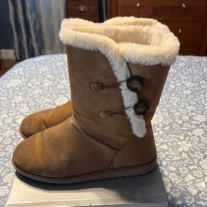 Cozy Tan Boots with Faux Fur Lining